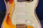 Fender 2023 Custom Shop Wildwood 10 61 Stratocaster Super Heavy Relic Faded 3 Tone Sunbusrt-1b.jpg